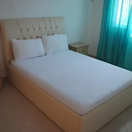 Deluxe Pollo Ksamil