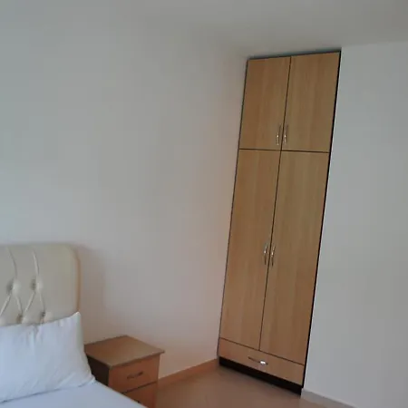 Deluxe Pollo Apartment